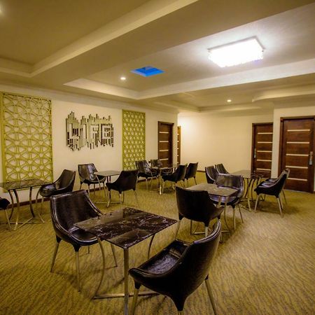 Huddle Hotel Nuwara Eliya Ngoại thất bức ảnh